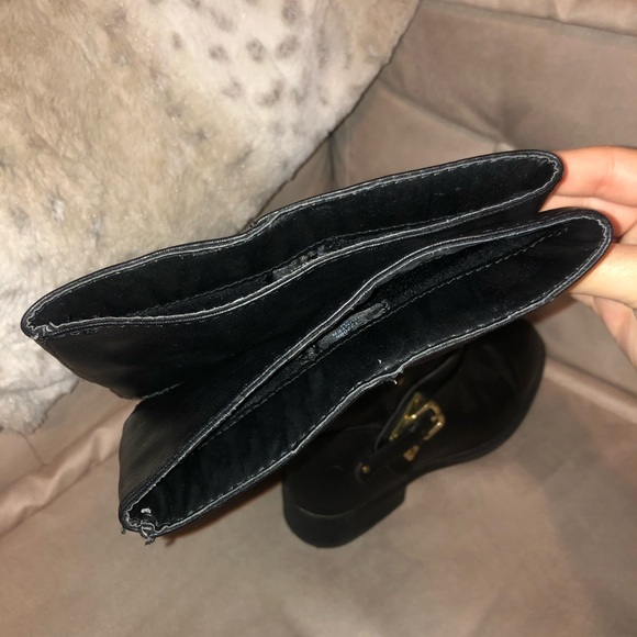 Tall black boots - Picture 4 of 6